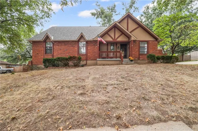$314,500 | 18701 East 28th Terrace South, Independence, MO 64057