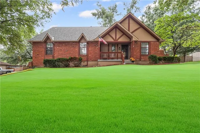 $314,500 | 18701 East 28th Terrace South, Independence, MO 64057