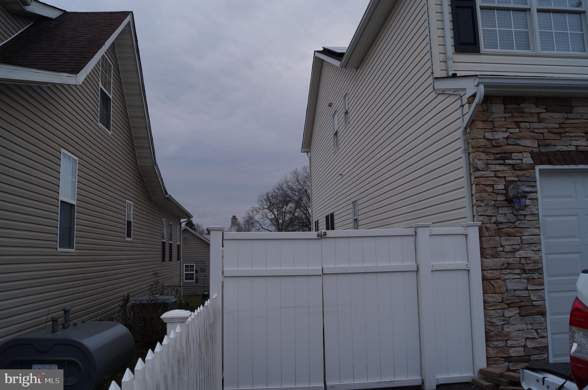 8428 Garden Road Pasadena, MD 21122 - Photo 4 of 26 Gallery Image 4