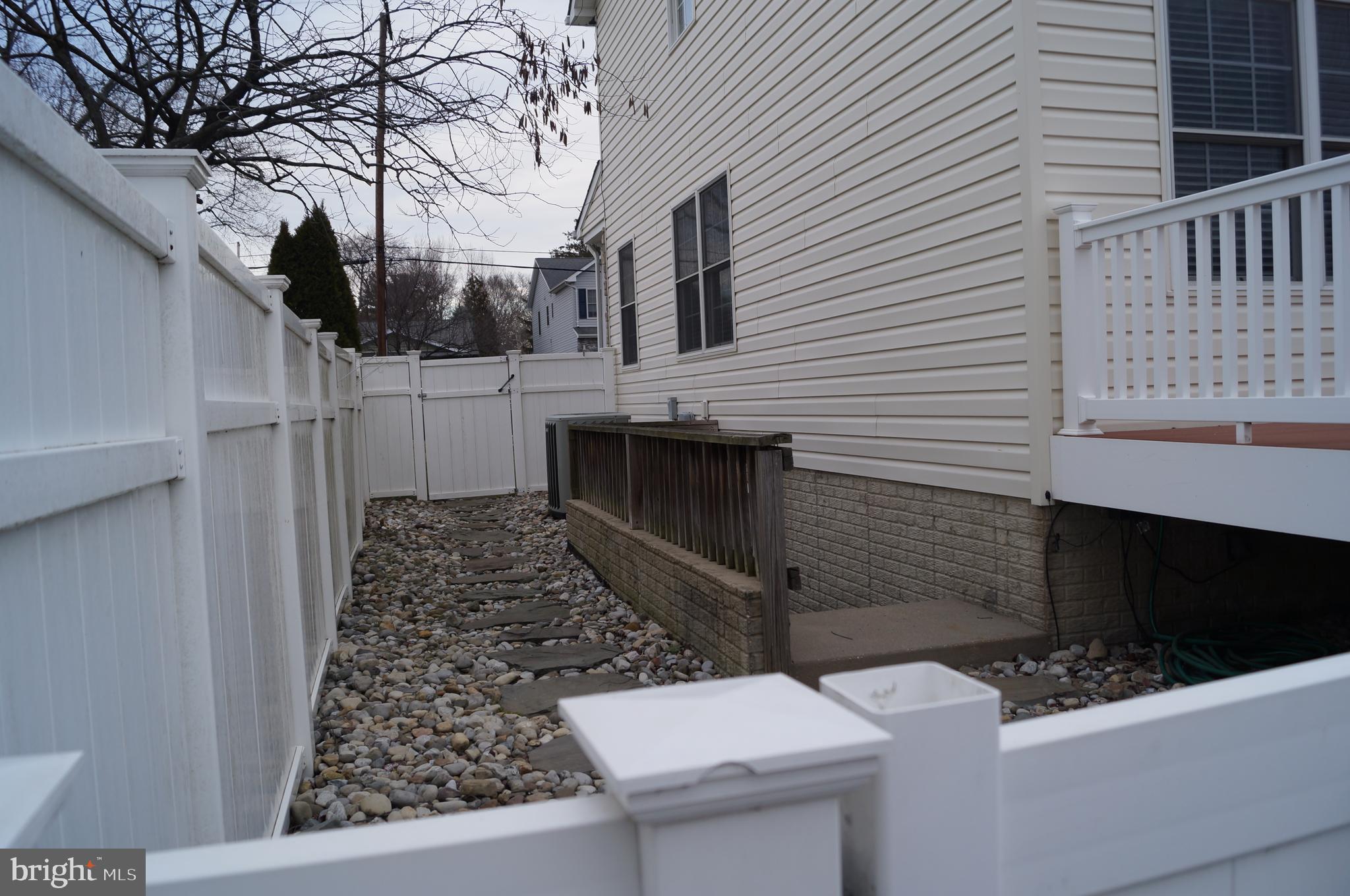 8428 Garden Road Pasadena, MD 21122 - Photo 5 of 26 Gallery Image 5