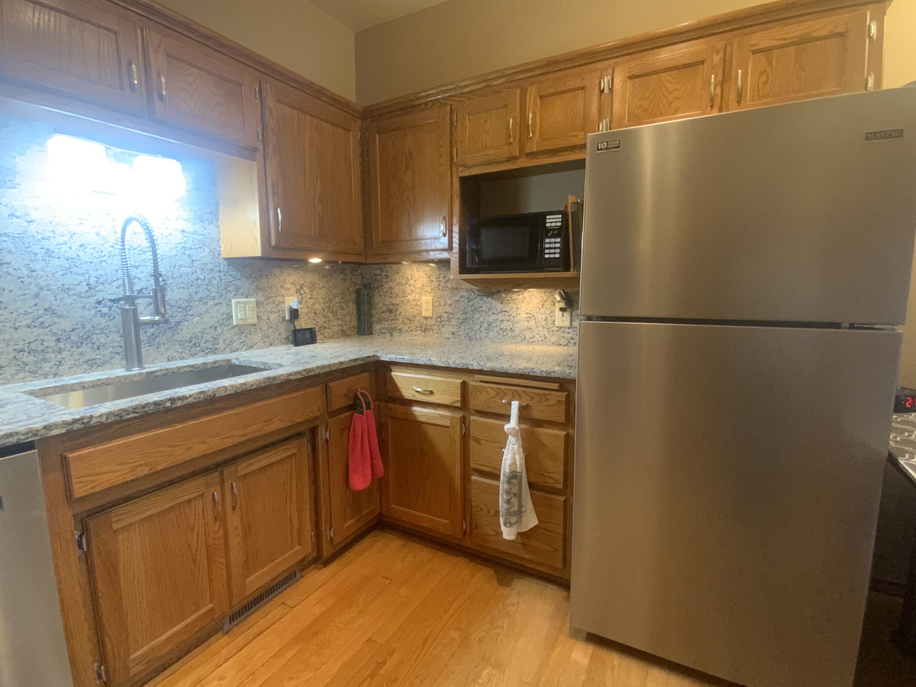 1807 Ridgeway Drive, Unit 38 De Pere, WI 54115 - Photo 9 of 39 kitchen