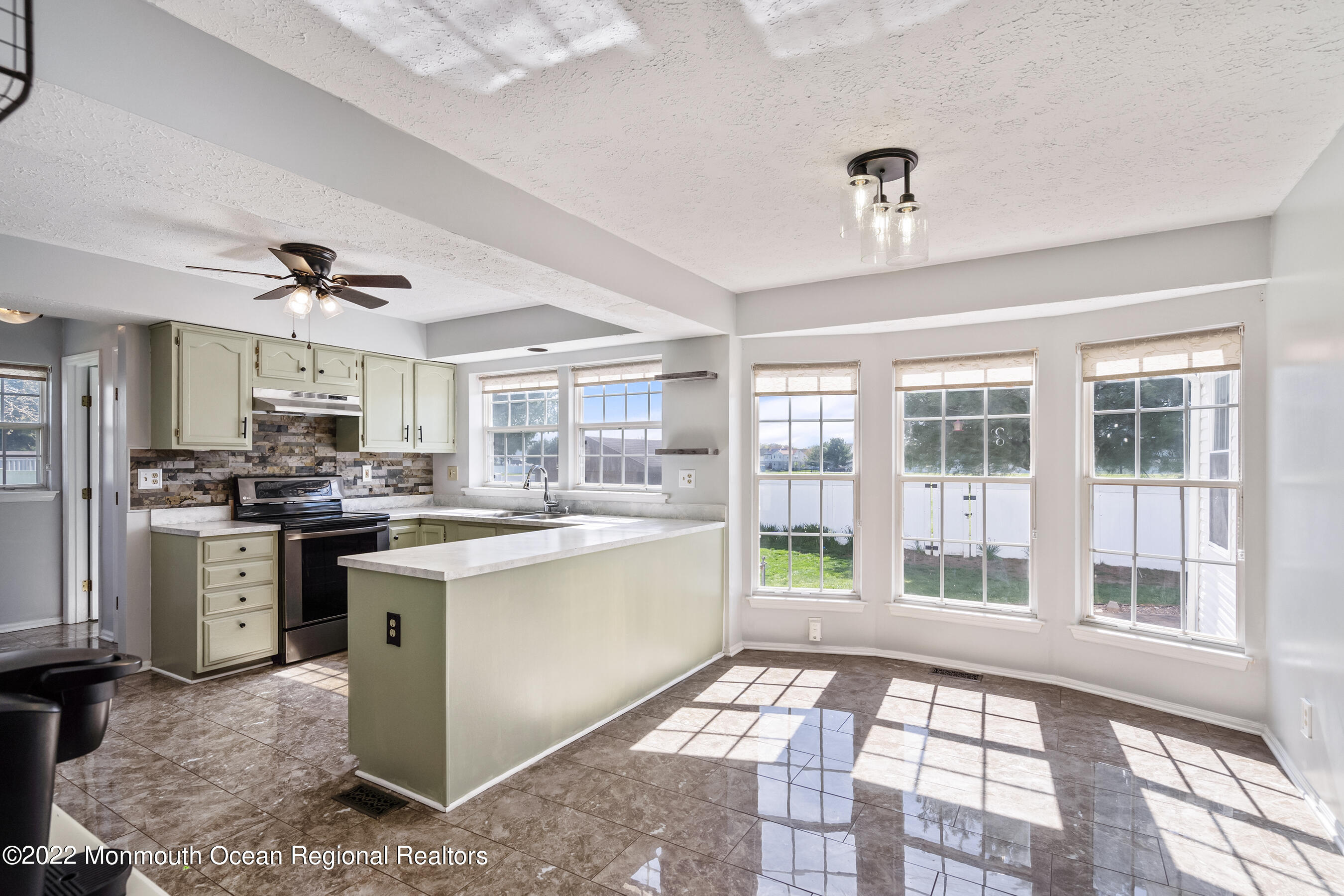 733 Henderson Road Lumberton, NJ 08048 - Photo 17 of 42 Kitchen1c