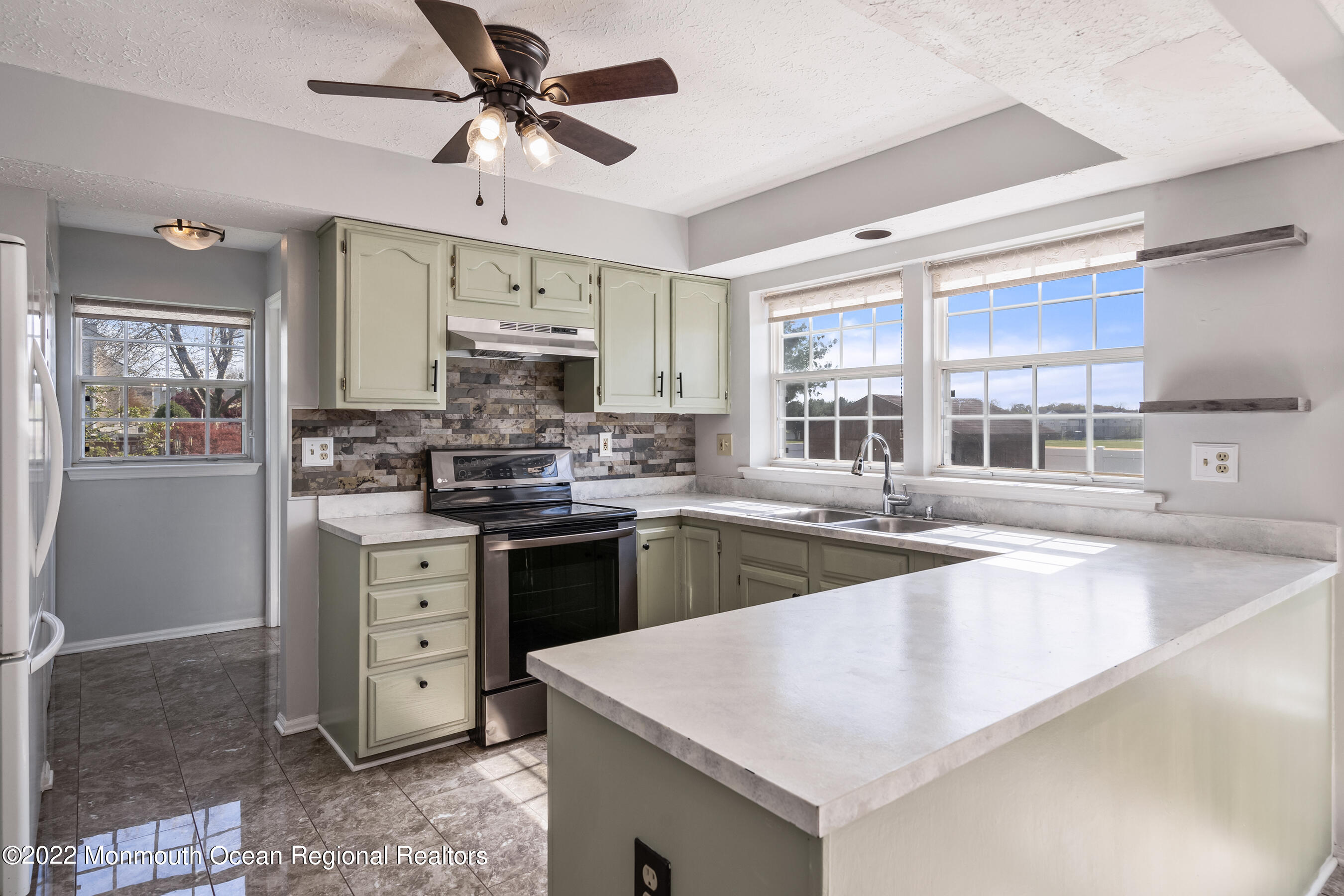 733 Henderson Road Lumberton, NJ 08048 - Photo 18 of 42 Kitchen1