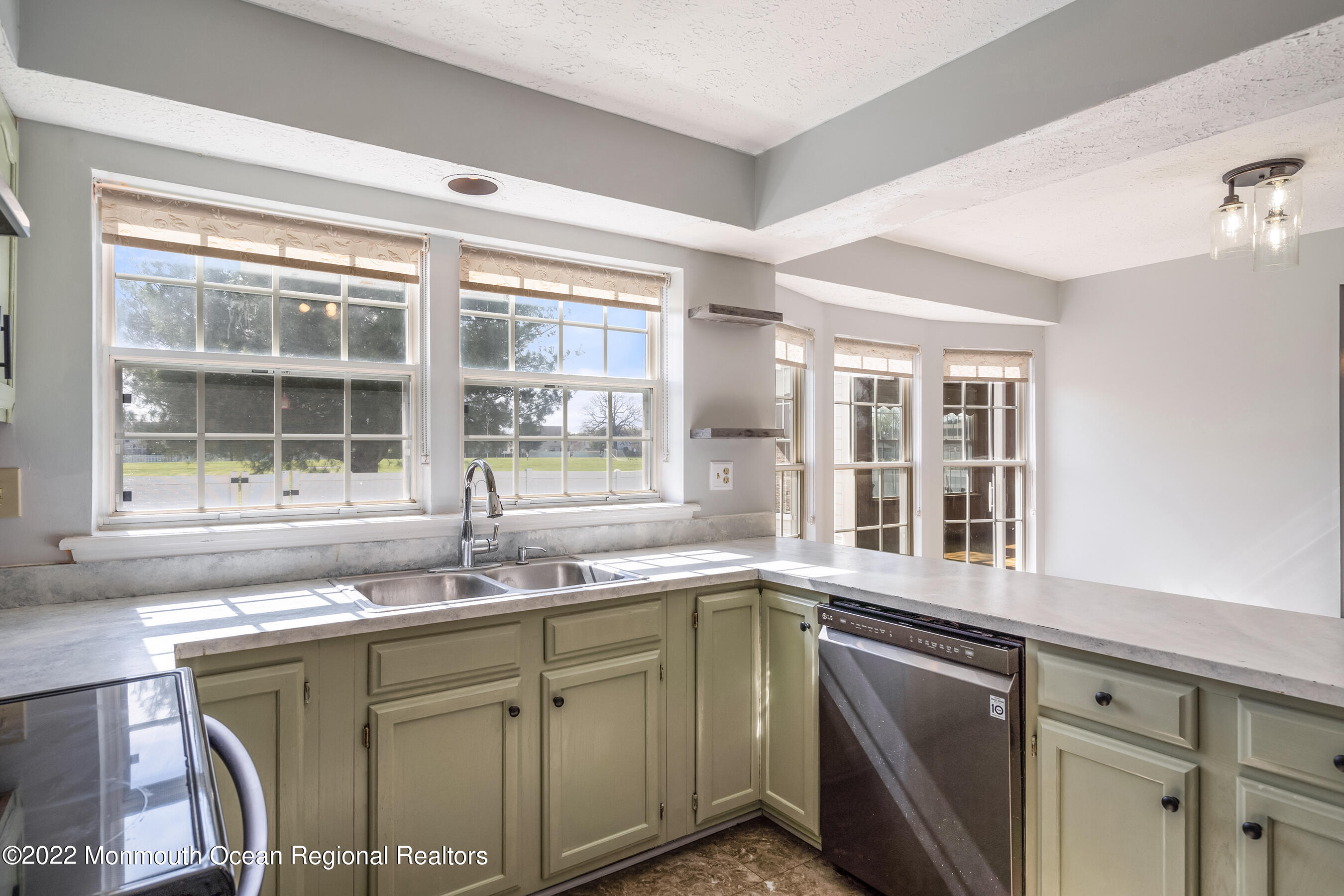 733 Henderson Road Lumberton, NJ 08048 - Photo 20 of 42 Kitchen1b