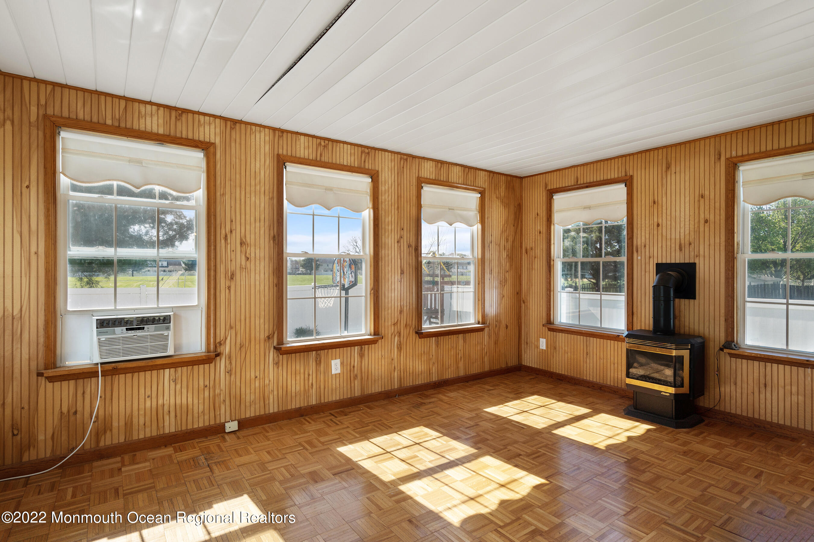 733 Henderson Road Lumberton, NJ 08048 - Photo 22 of 42 Sunroom1a