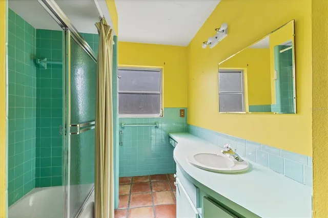 $1,050,000 | 4704 18th Avenue West, Bradenton, FL 34209