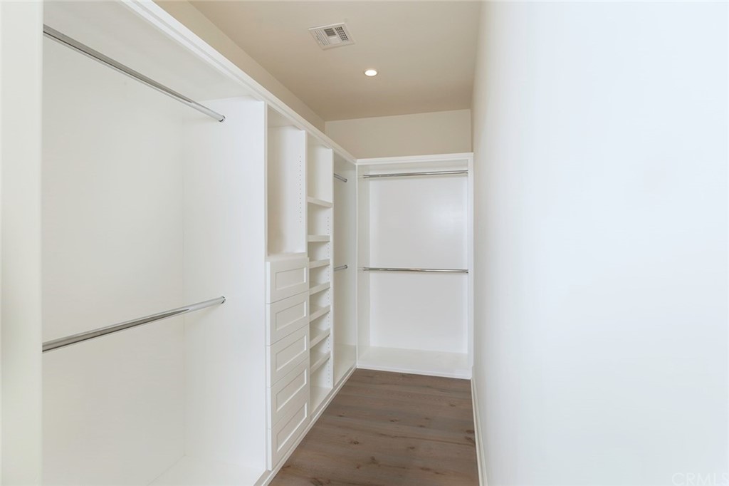 631 North Lucerne Boulevard Los Angeles, CA 90004 - Photo 13 of 21 a view of entryway with white walls