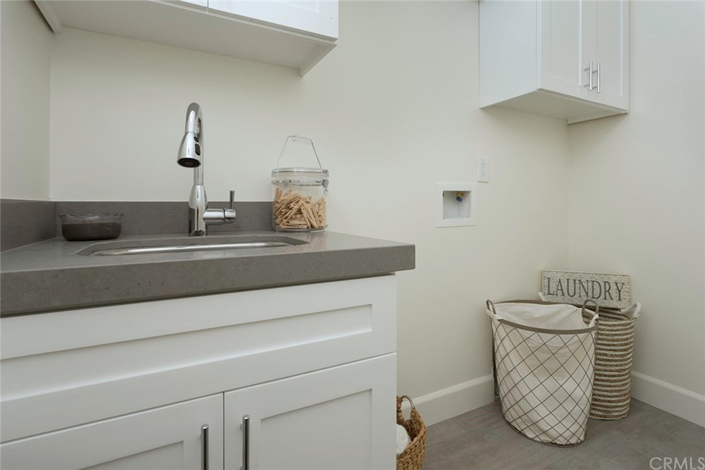 631 North Lucerne Boulevard Los Angeles, CA 90004 - Photo 14 of 21 a close view of sink and tap