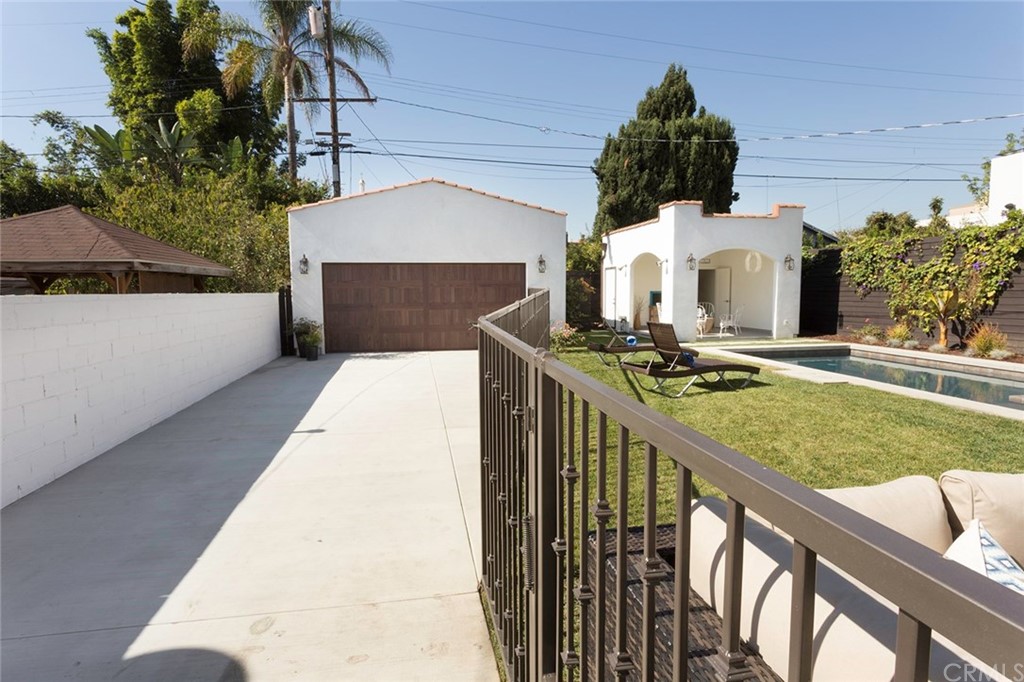 631 North Lucerne Boulevard Los Angeles, CA 90004 - Photo 20 of 21