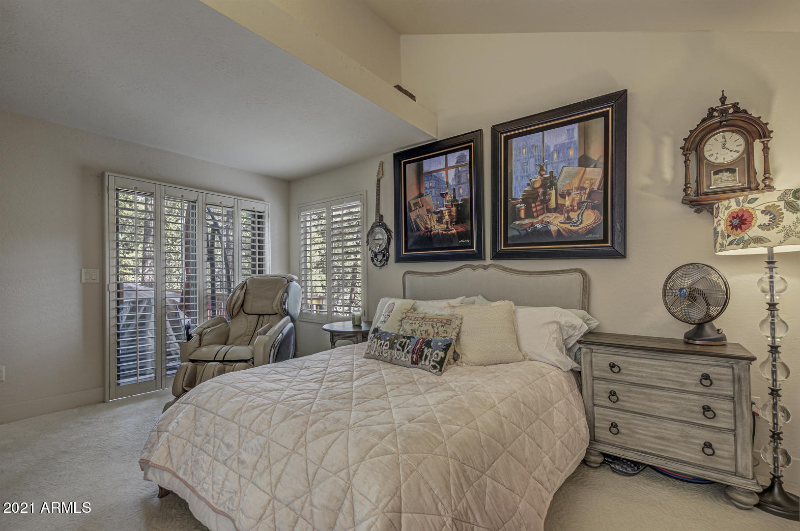 5197 Juniper Loop Pine, AZ 85544 - Photo 16 of 30 Master Bedroom