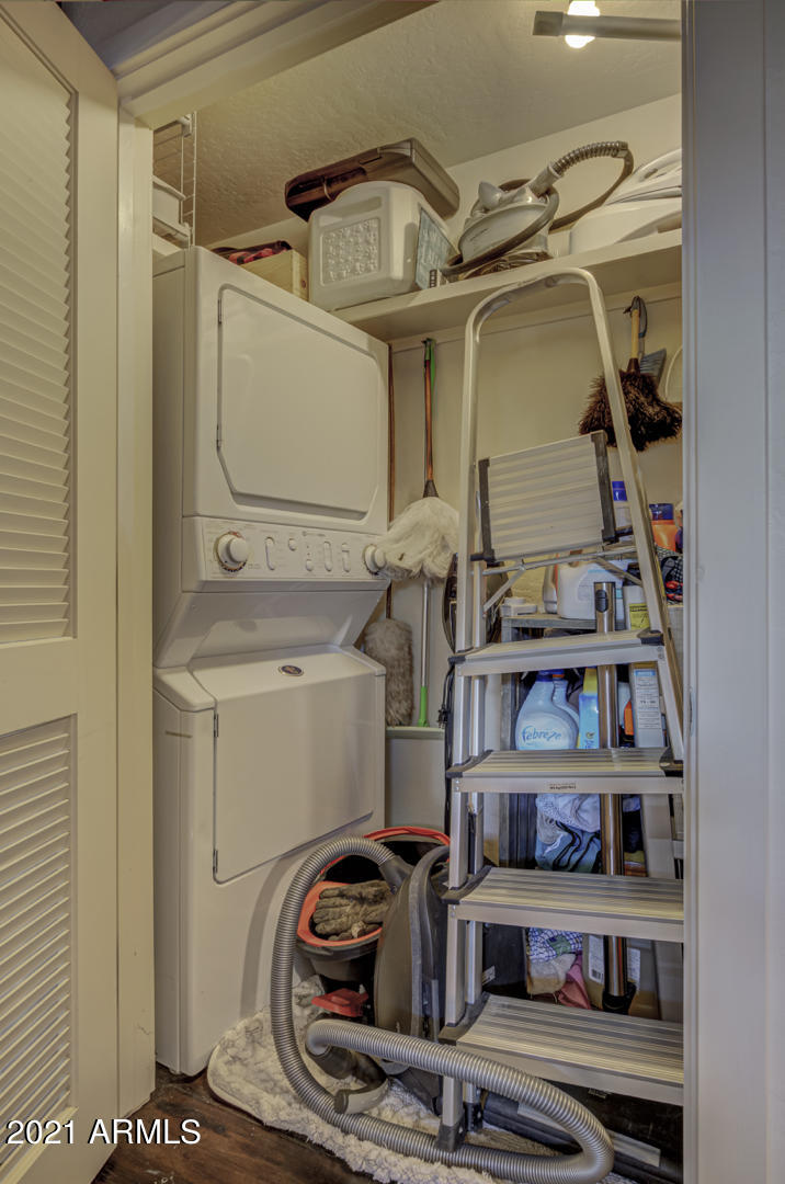 5197 Juniper Loop Pine, AZ 85544 - Photo 20 of 30 Laundry & Storage