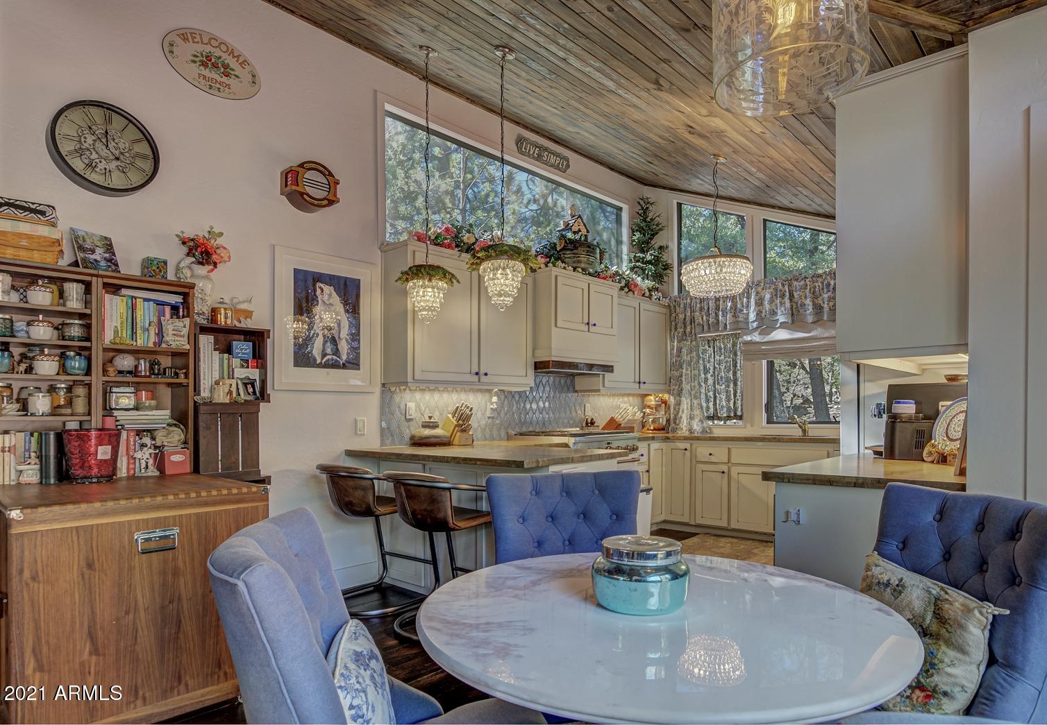 5197 Juniper Loop Pine, AZ 85544 - Photo 8 of 30 Dining & Kitchen