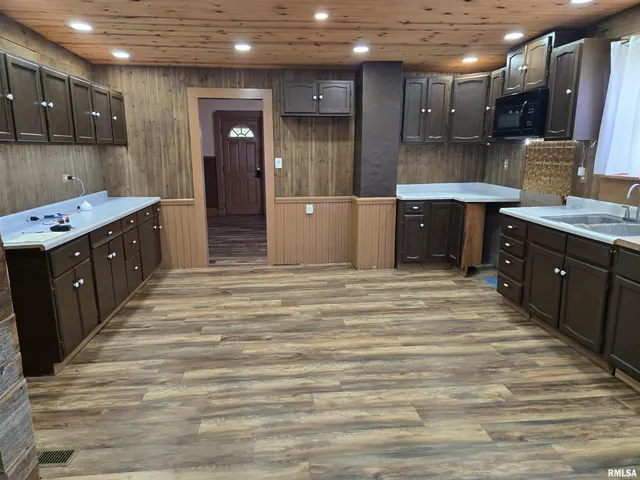 $65,000 | 1219 East Walnut Street, Canton, IL 61520