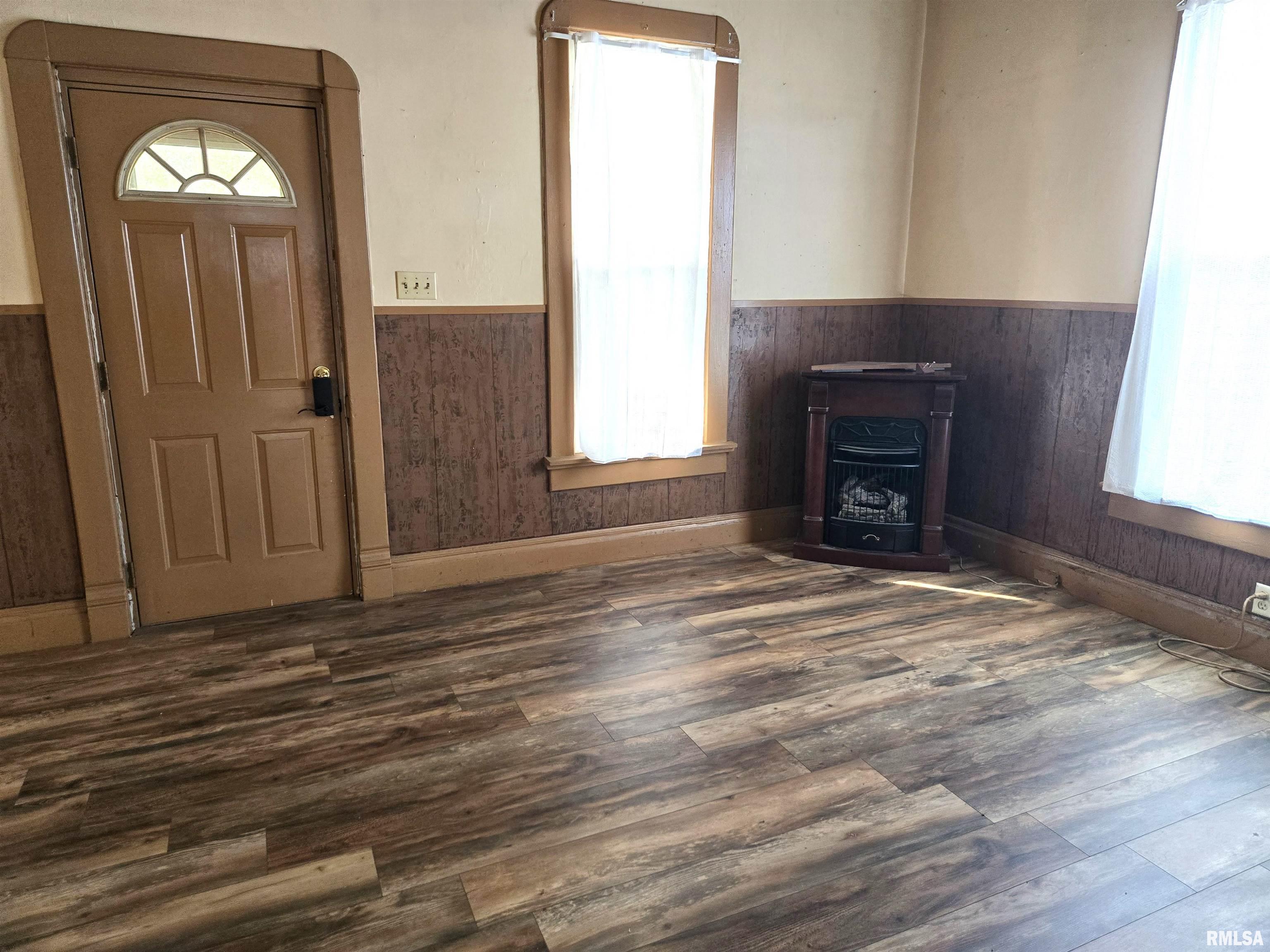 1219 East Walnut Street Canton, IL 61520 - Photo 6 of 14