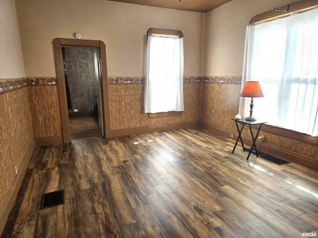 $65,000 | 1219 East Walnut Street, Canton, IL 61520