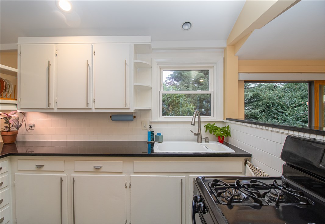 6 Harvest Road Warwick, RI 02888 - Photo 9 of 30