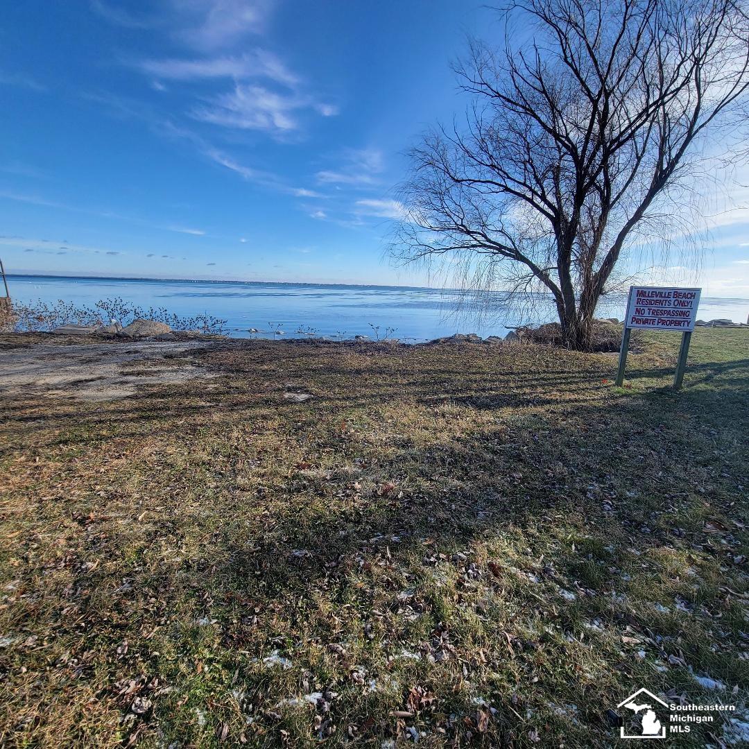 35331 Milleville Road Rockwood, MI 48173 - Photo 8 of 16