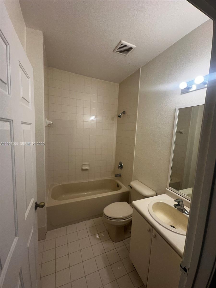2912 Southeast 15th Road, Unit 56 Homestead, FL 33035 - Photo 9 of 38