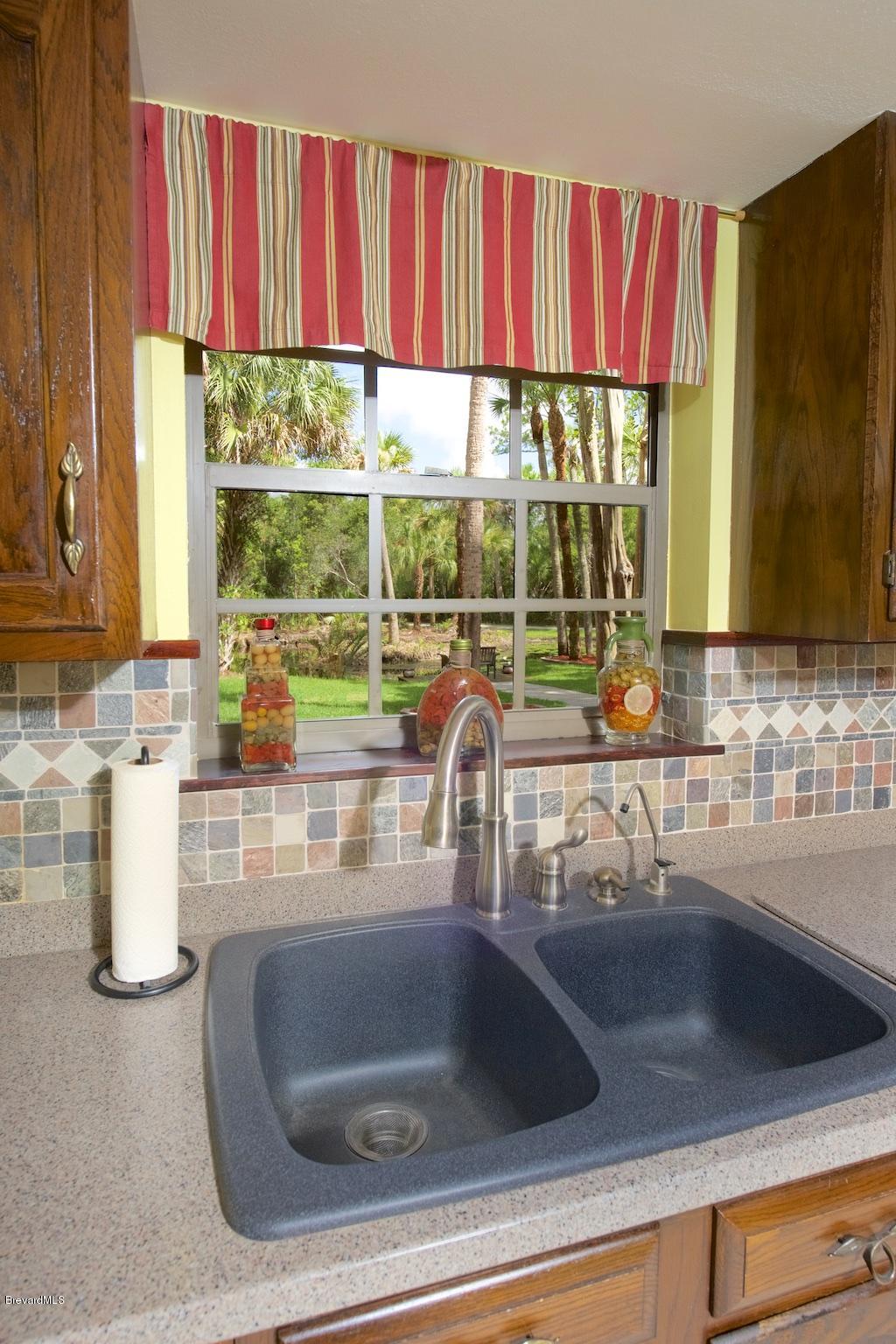 4465 Country Road Melbourne, FL 32934 - Photo 7 of 25 TAY_4899