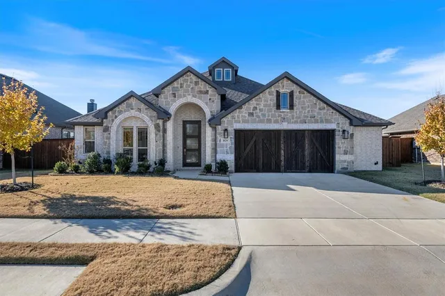 $485,000 | 1029 Stillmeade Drive, Midlothian, TX 76065