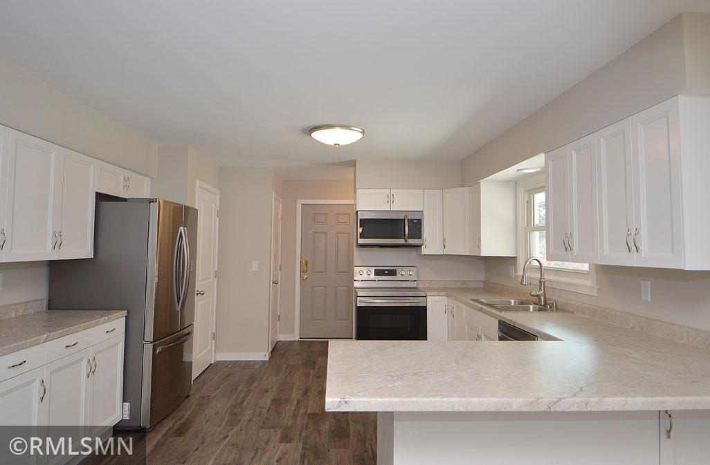 1033 Sunset Ridge Road St. Cloud, MN 56303 - Photo 7 of 16