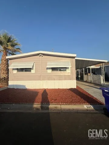 a view of parking area