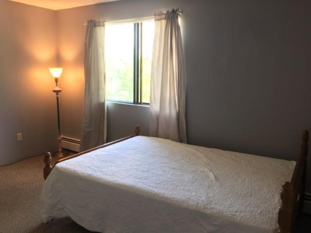 555 Calef Road, Unit 28 Manchester, NH 03103 - Photo 11 of 24