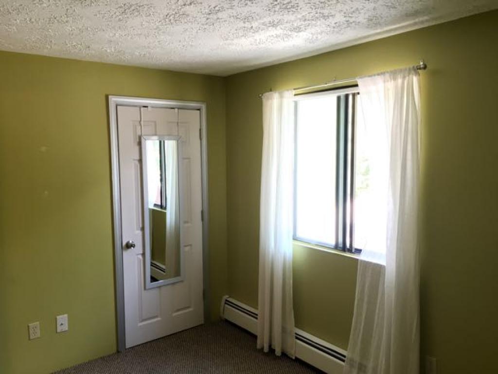 555 Calef Road, Unit 28 Manchester, NH 03103 - Photo 15 of 24