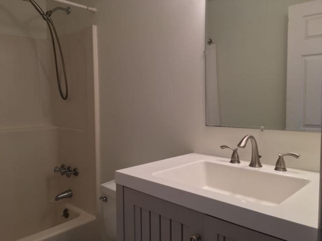 555 Calef Road, Unit 28 Manchester, NH 03103 - Photo 18 of 24
