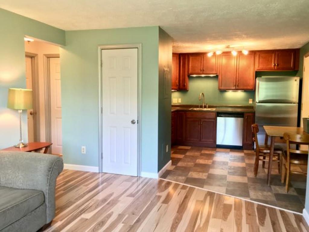 555 Calef Road, Unit 28 Manchester, NH 03103 - Photo 8 of 24