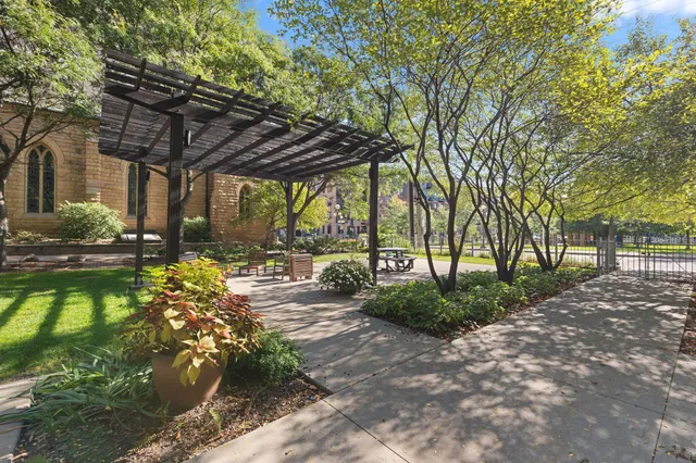 $224,900 | 225 9th Street East, Unit 409, St. Paul, MN 55101