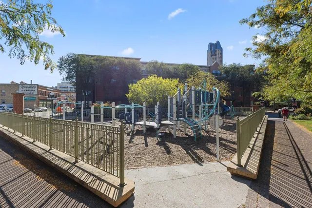 $224,900 | 225 9th Street East, Unit 409, St. Paul, MN 55101