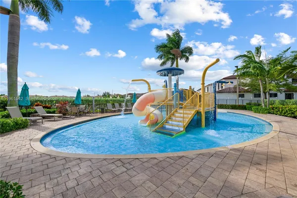 a view of outdoor space