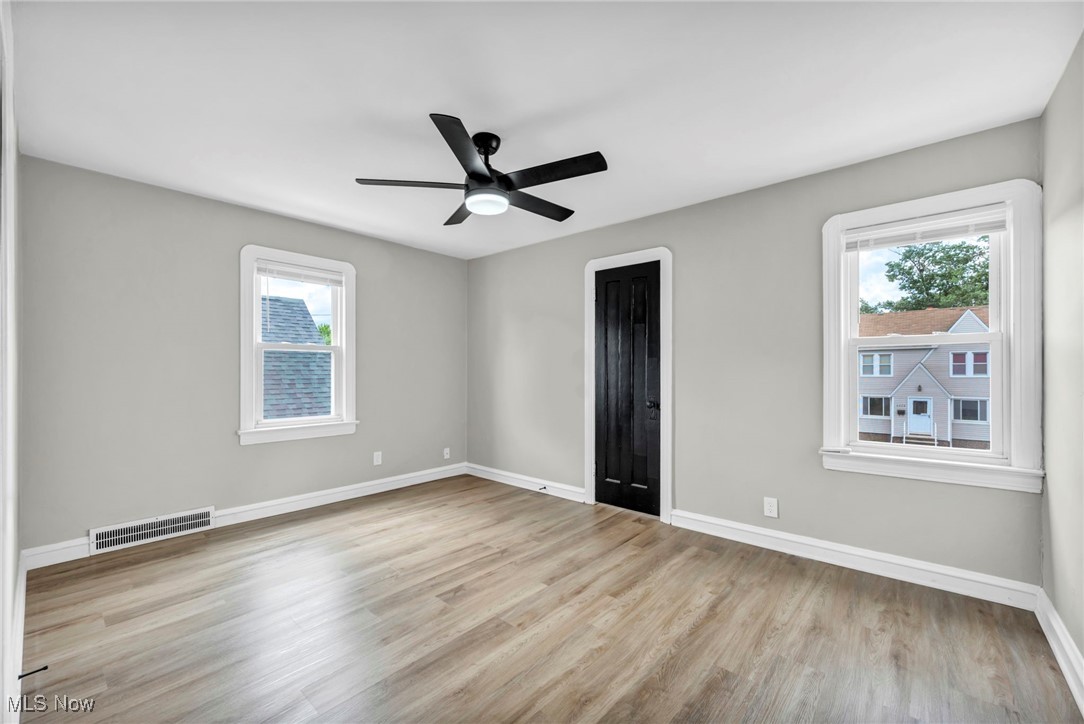 4428 Ingleside Road Cleveland, OH 44128 - Photo 18 of 34 Gallery Image 18