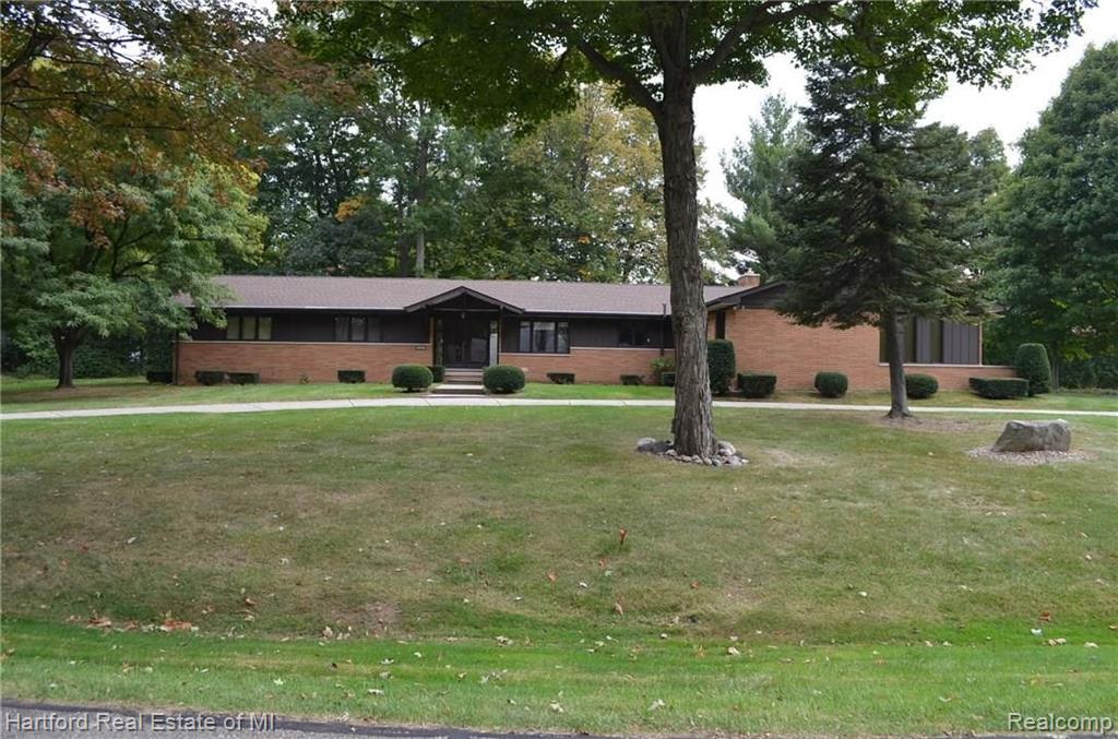 30098 Richmond Road Farmington Hills, MI 48334 - Photo 1 of 61