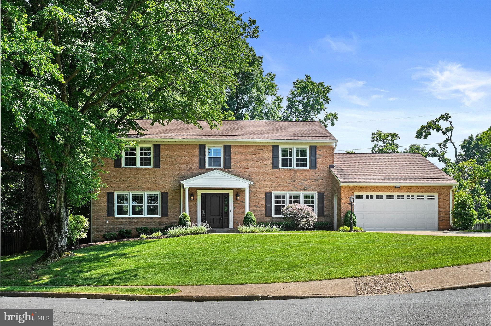 7729 Falstaff Road McLean, VA 22102 - Photo 5 of 73 Gallery Image 5