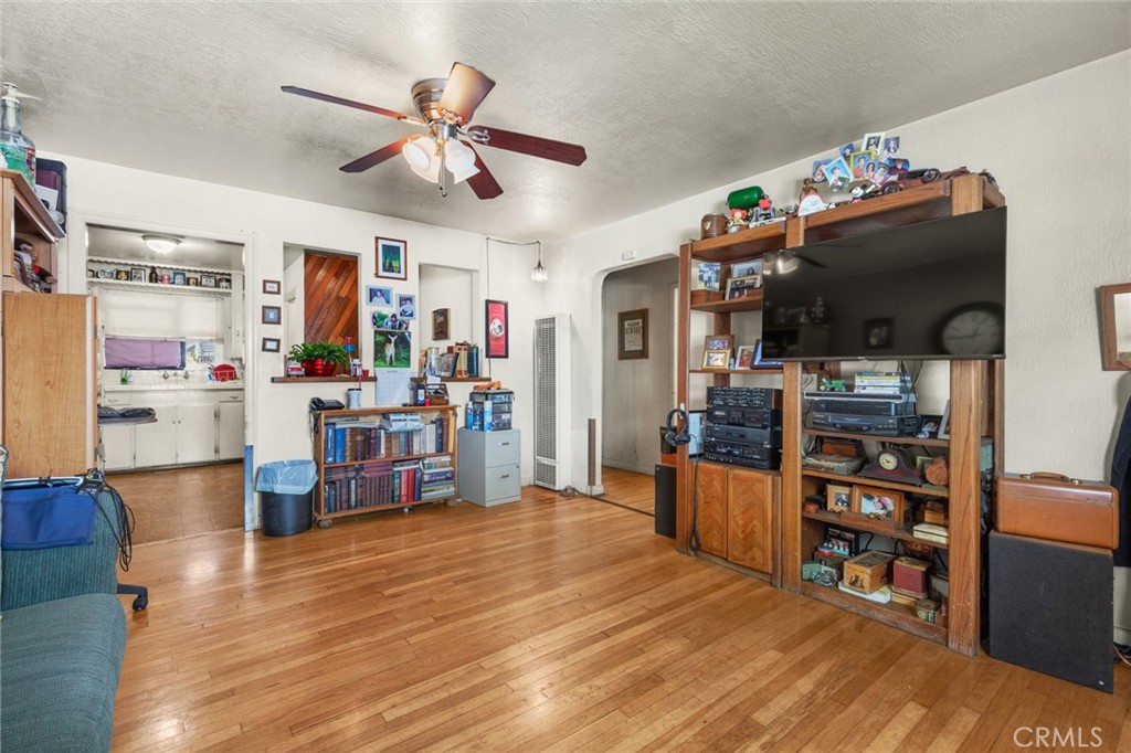 955 Normal Avenue Chico, CA 95928 - Photo 15 of 30 957 Living room
