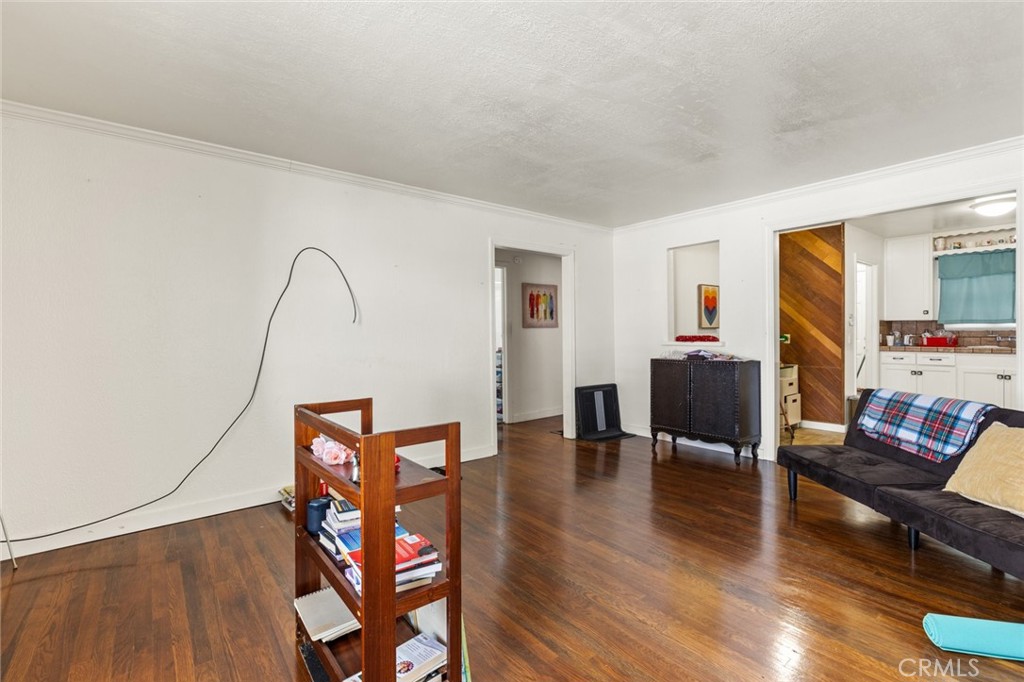 955 Normal Avenue Chico, CA 95928 - Photo 4 of 30 955 Living room