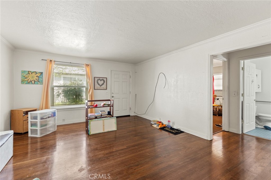 955 Normal Avenue Chico, CA 95928 - Photo 5 of 30 955 Living room