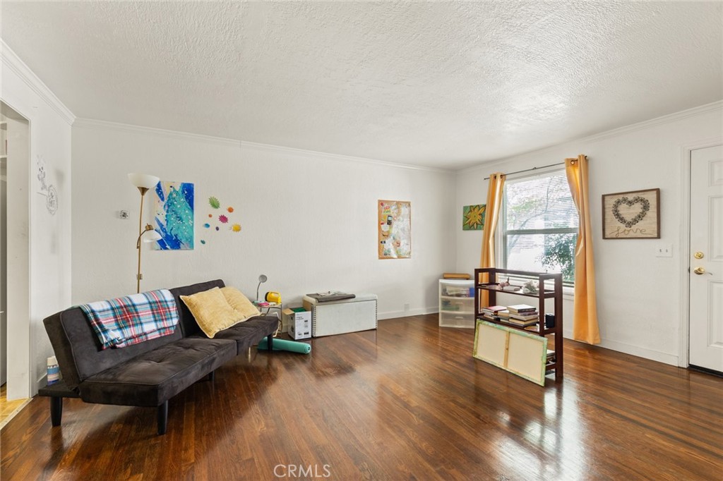 955 Normal Avenue Chico, CA 95928 - Photo 6 of 30 955 Living room