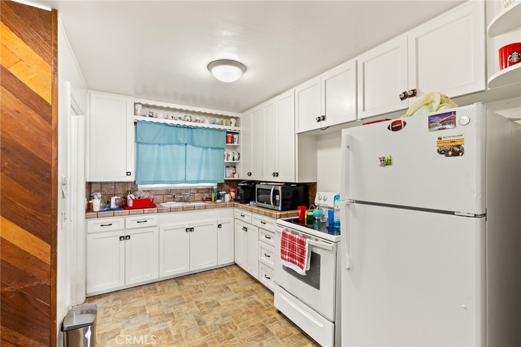955 Normal Avenue Chico, CA 95928 - Photo 7 of 30 955 kitchen