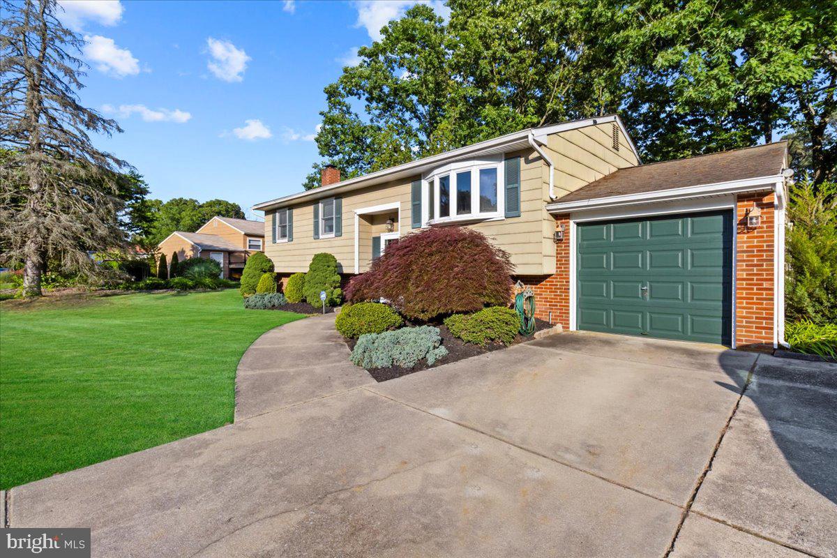 63 Estates Road Pine Hill, NJ 08021 - Photo 2 of 46