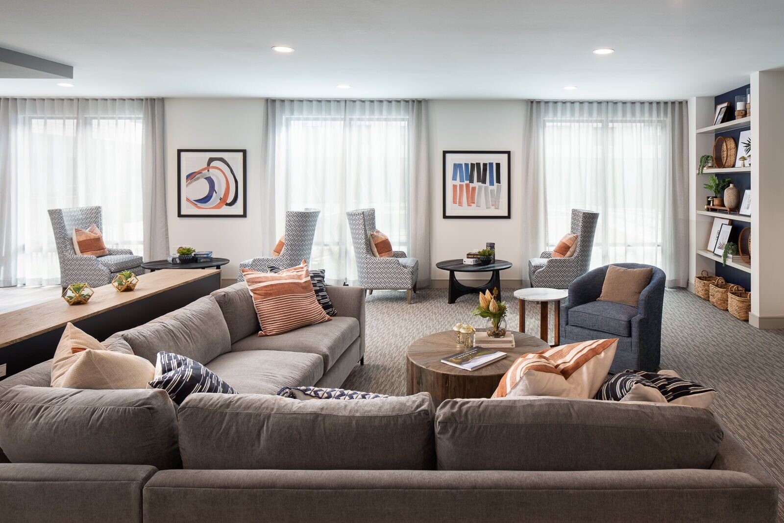1148 Silber Road, Unit 8301 Houston, TX 77055 - Photo 30 of 36 a living room with furniture and a window