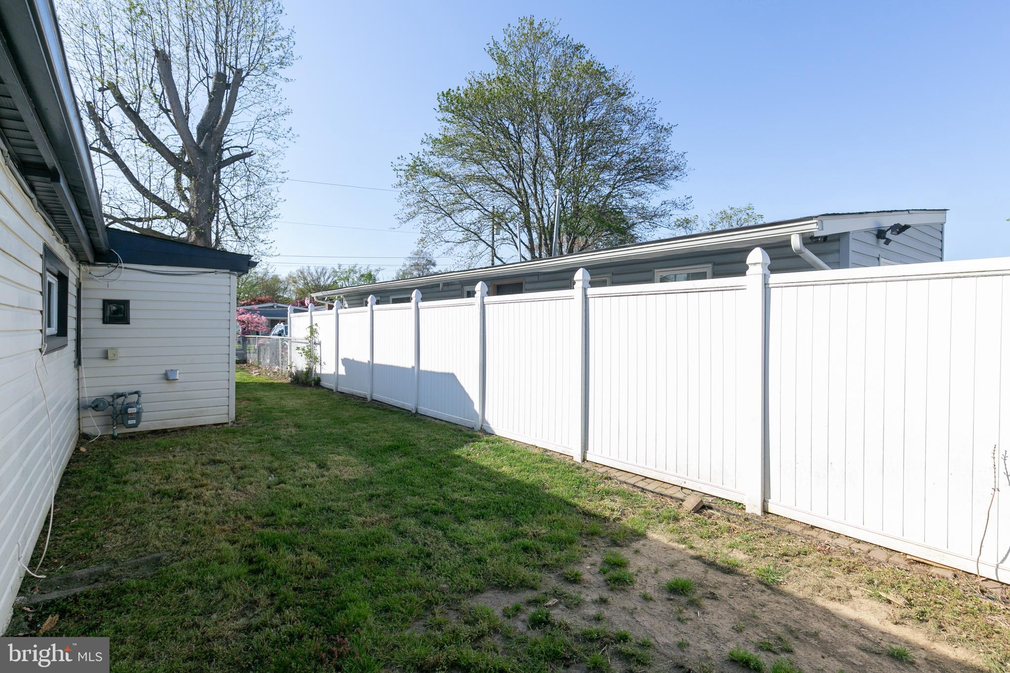 523 Estate Road Maple Shade, NJ 08052 - Photo 27 of 30 a view of a backyard with garden