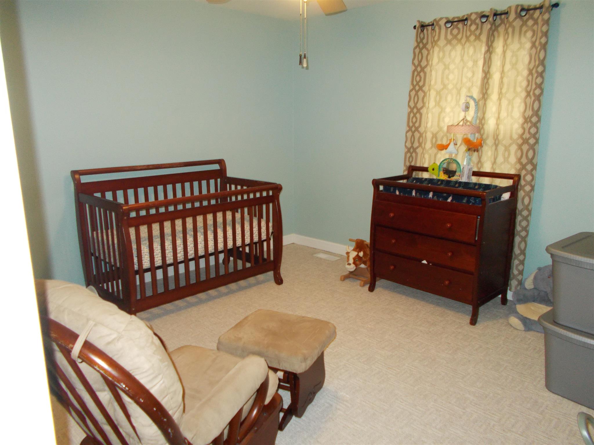 114 Martin Road Lawrenceburg, TN 38464 - Photo 5 of 11 a living room with furniture