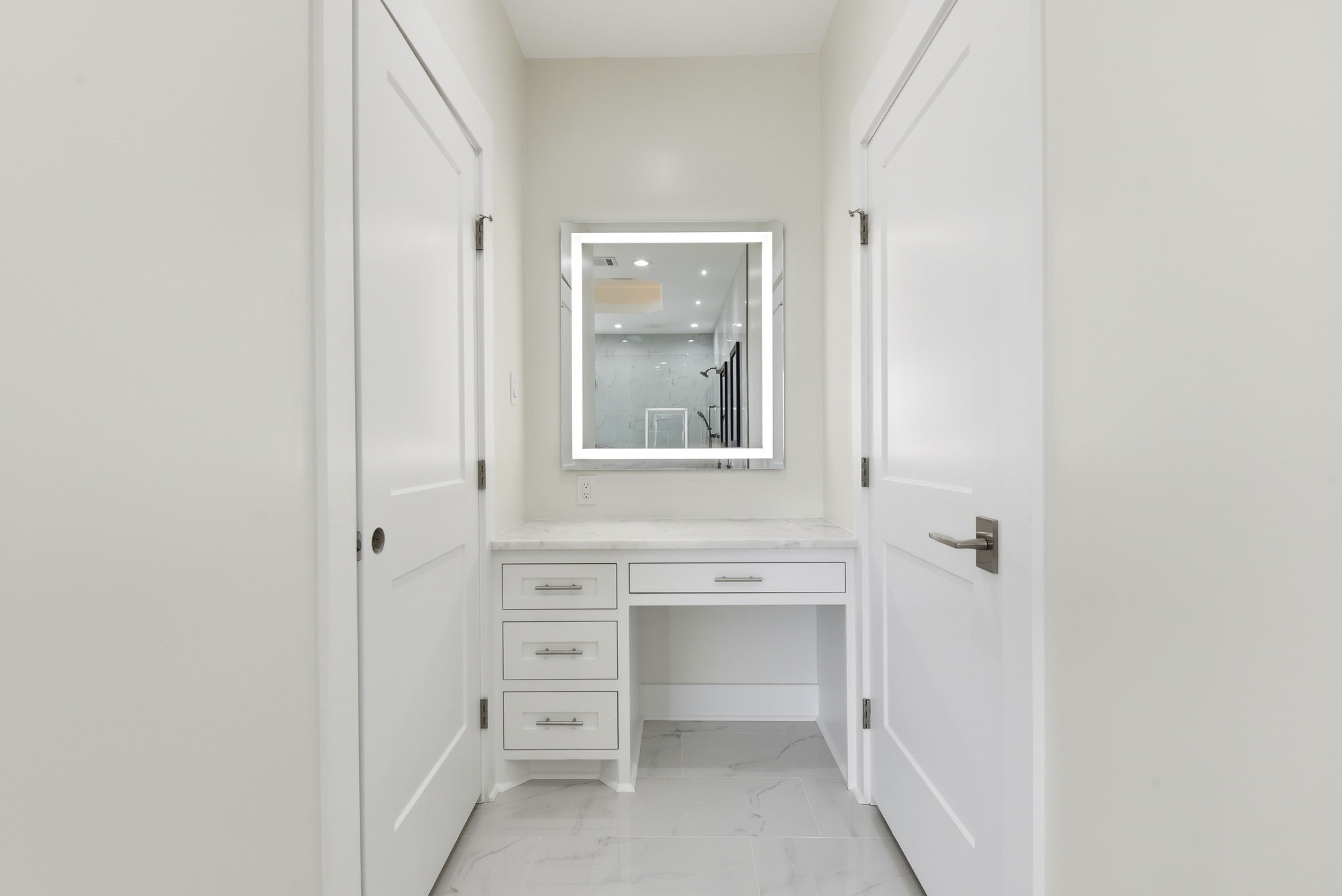 2819 Pearce Meadow Rosharon, TX 77583 - Photo 22 of 50 wooden floor in closet and window