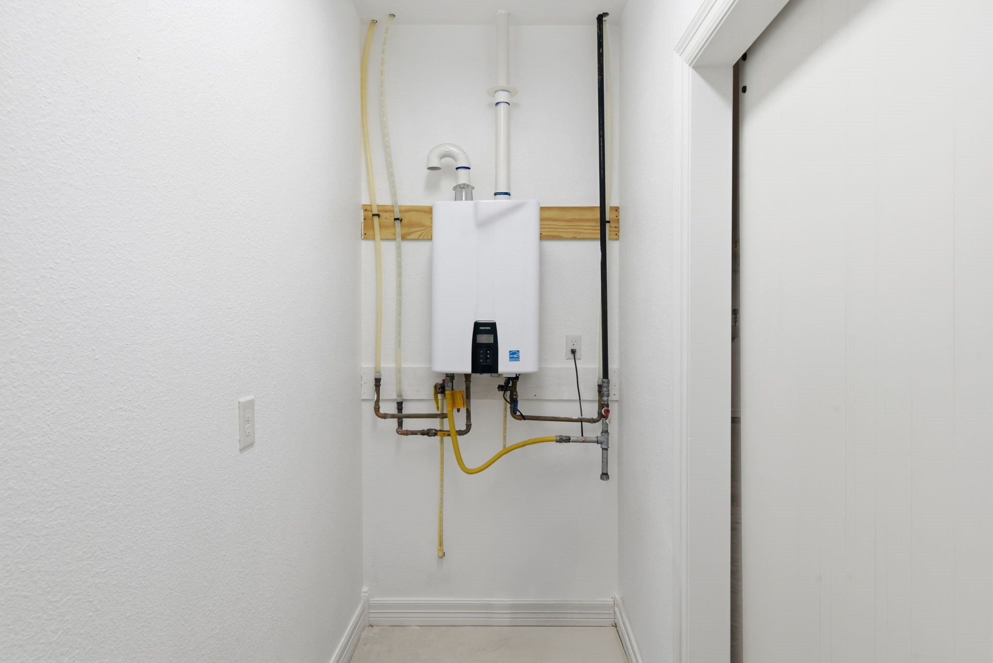 2819 Pearce Meadow Rosharon, TX 77583 - Photo 32 of 50 a bathroom with a shower