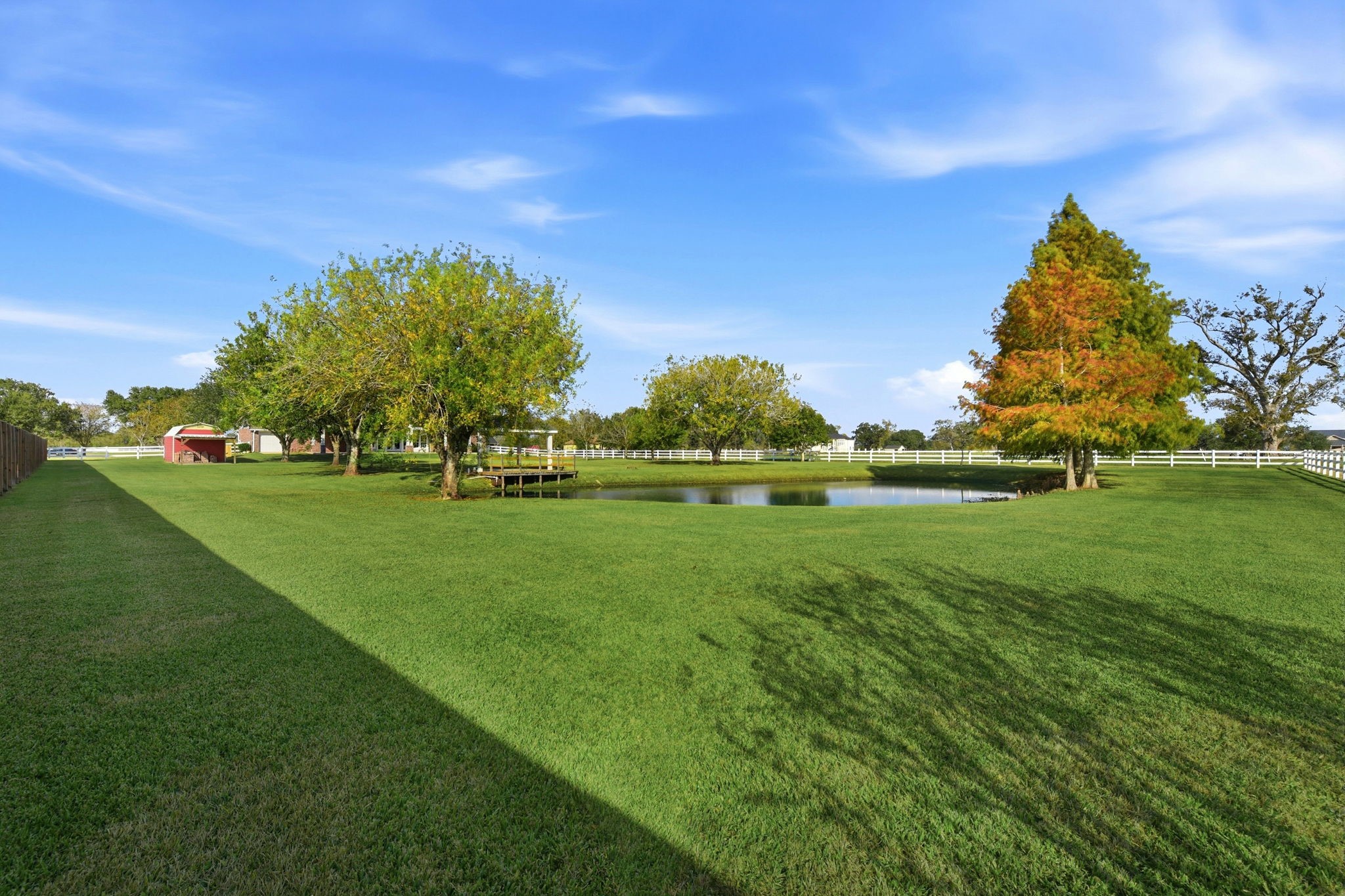 2819 Pearce Meadow Rosharon, TX 77583 - Photo 45 of 50 a front view of a house with garden