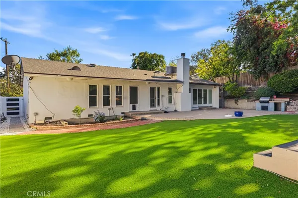 $5,500 | 20305 Aetna Street, Woodland Hills, CA 91367