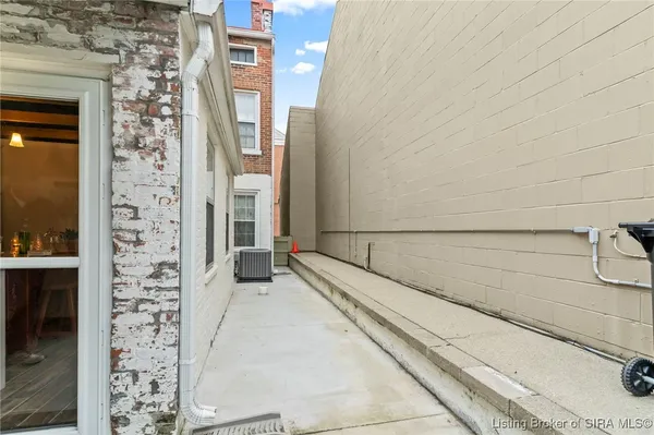 $349,900 | 318 Walnut Street, Madison, IN 47250